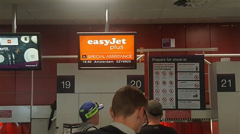 check in easyjet